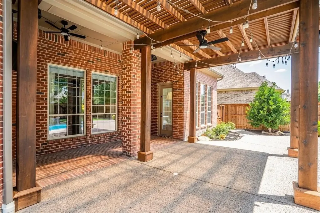 9161 Cedar Ridge Lantana TX 76226
