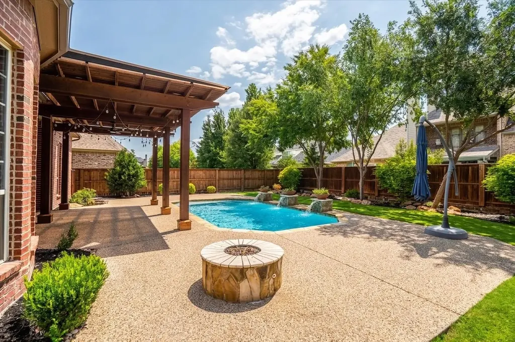 9161 Cedar Ridge Lantana TX 76226