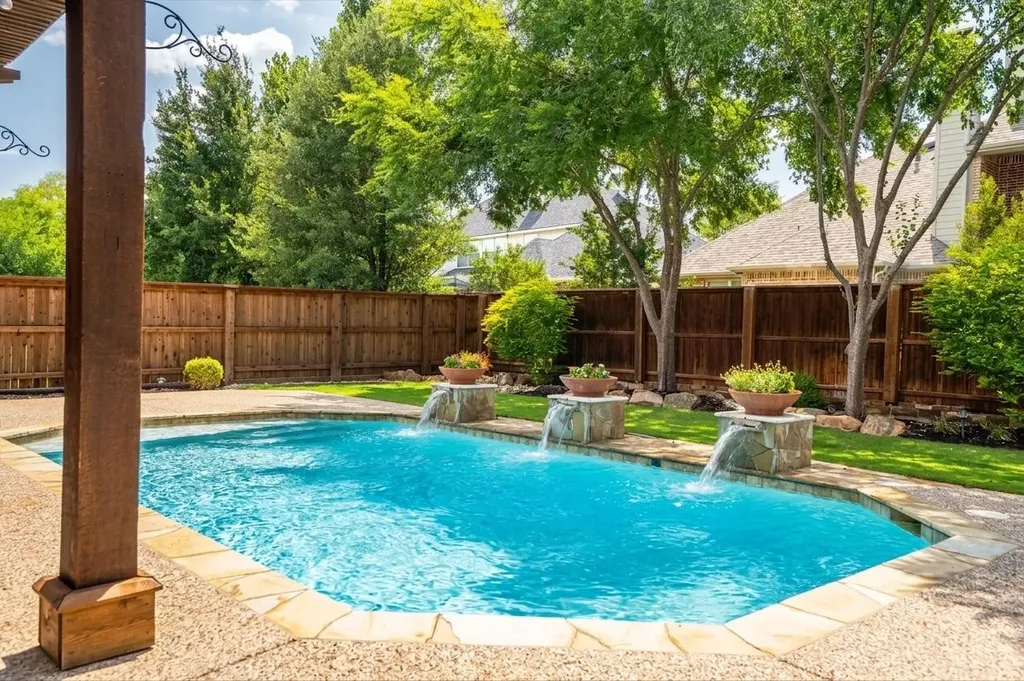 9161 Cedar Ridge Lantana TX 76226