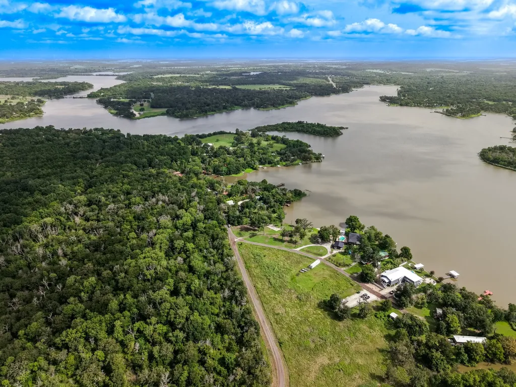 105 Lcr Burr Oak Mexia TX 76667
