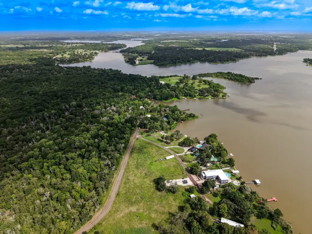105 Lcr Burr Oak Mexia TX 76667