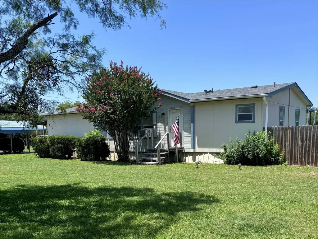 606 W 16th Street Cisco TX 76437