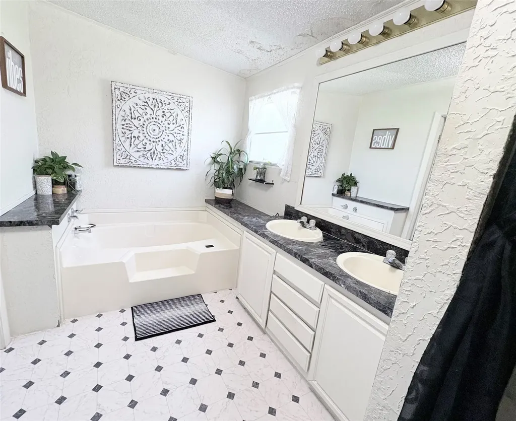 606 W 16th Street Cisco TX 76437