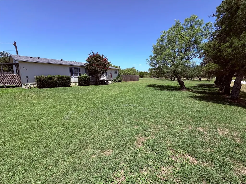606 W 16th Street Cisco TX 76437