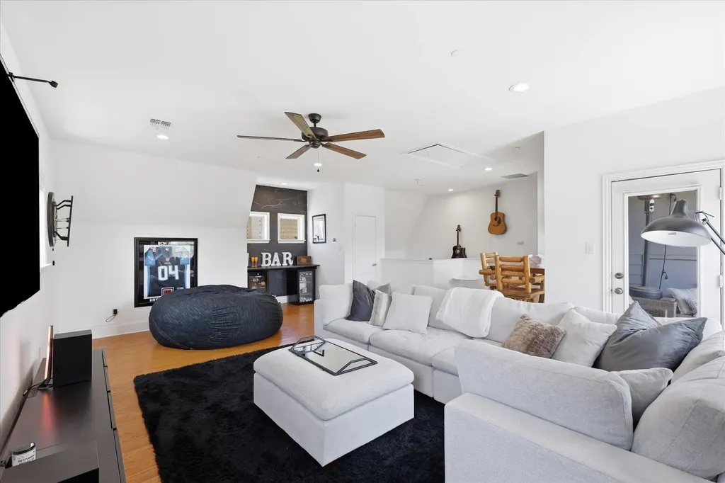 1500 Pecos Street Dallas TX 75204