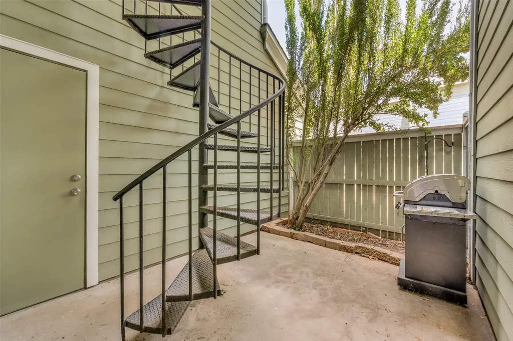 6220 Bentwood Trail Dallas TX 75252