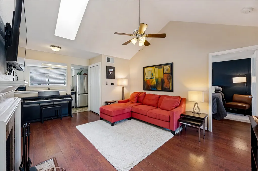 6220 Bentwood Trail Dallas TX 75252