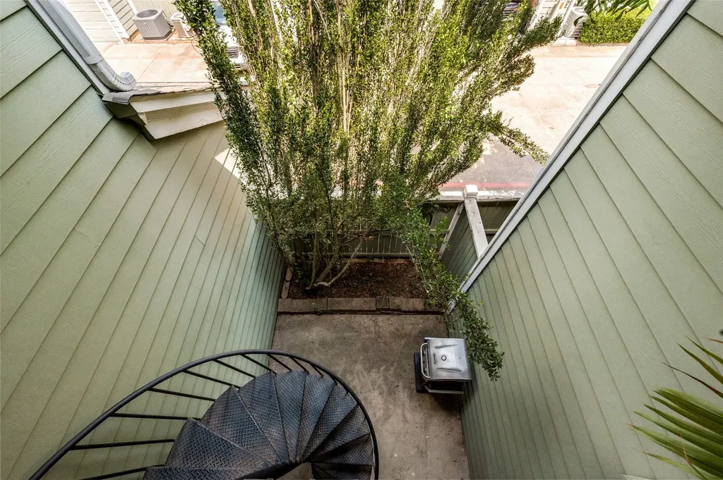 6220 Bentwood Trail Dallas TX 75252