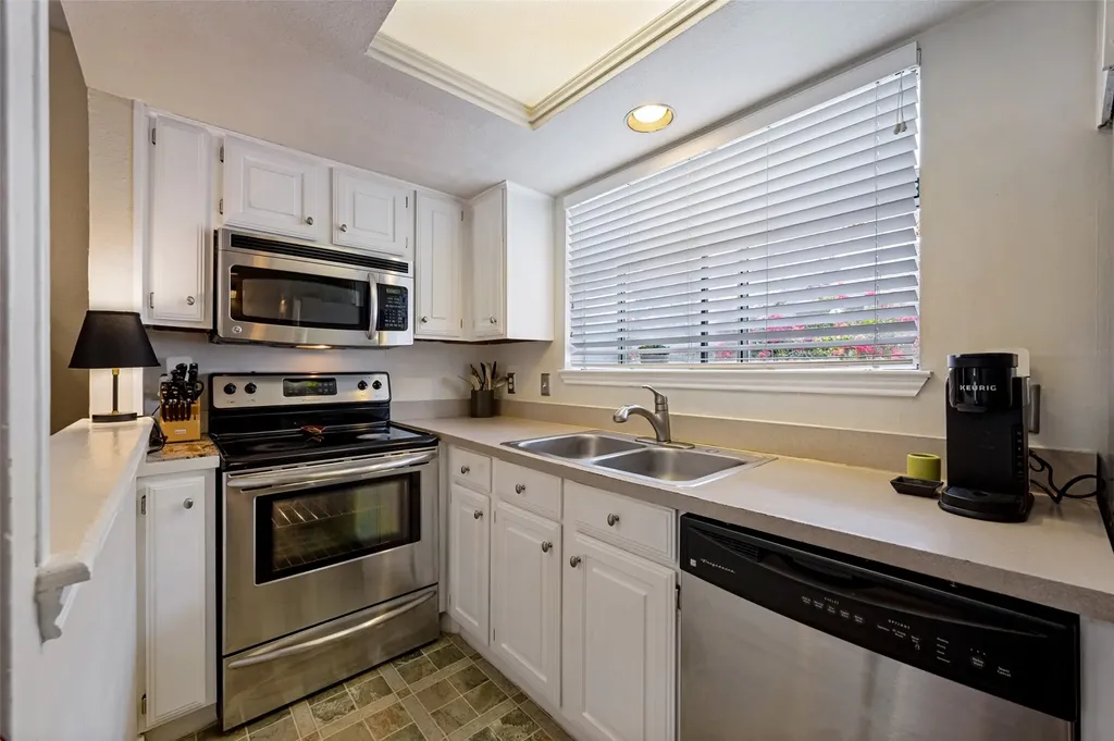 6220 Bentwood Trail Dallas TX 75252
