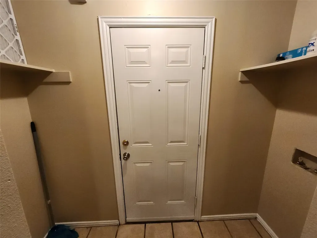 939 Baker Street Fort Worth TX 76104