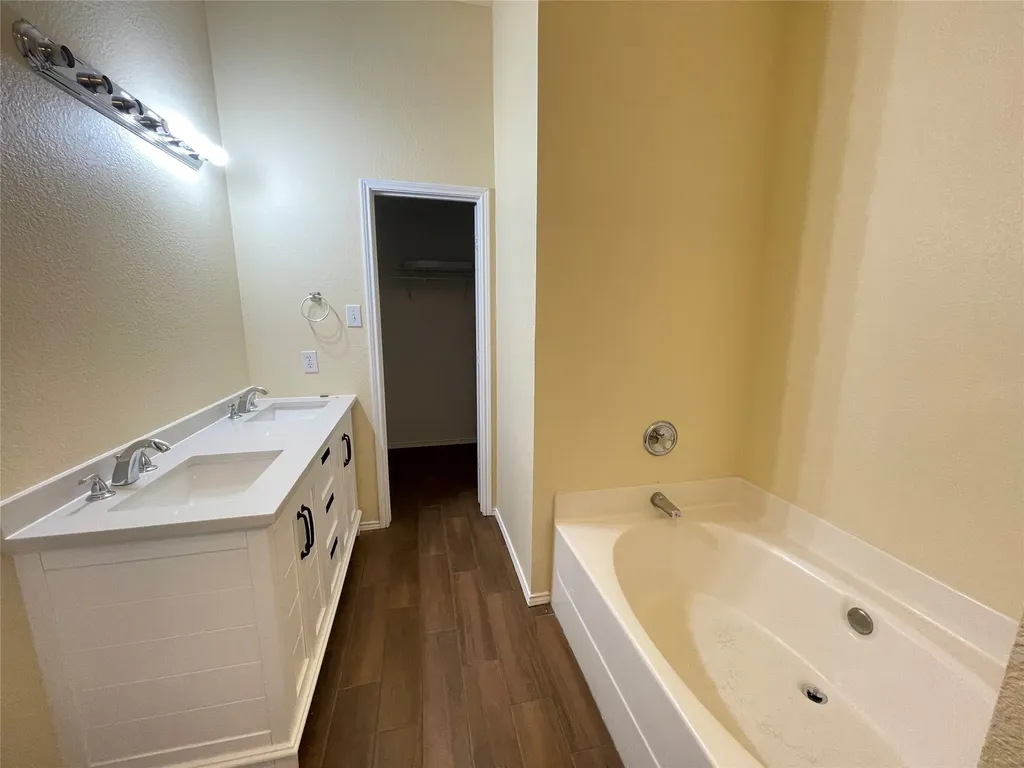 5548 Spring Ridge Drive Watauga TX 76137