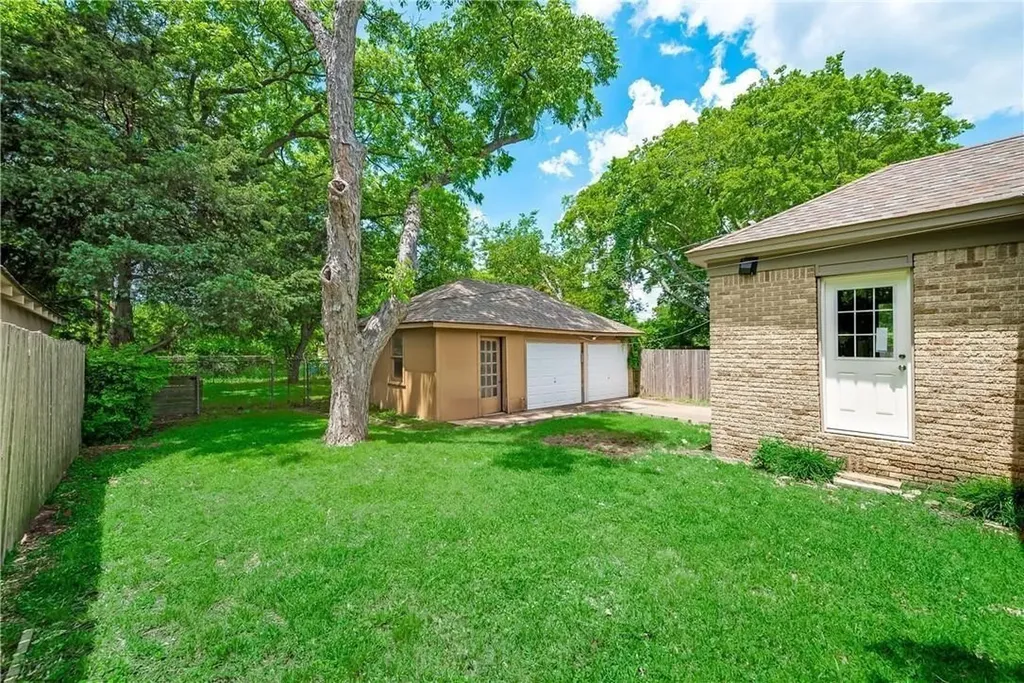 1423 Hollywood Avenue Dallas TX 75208