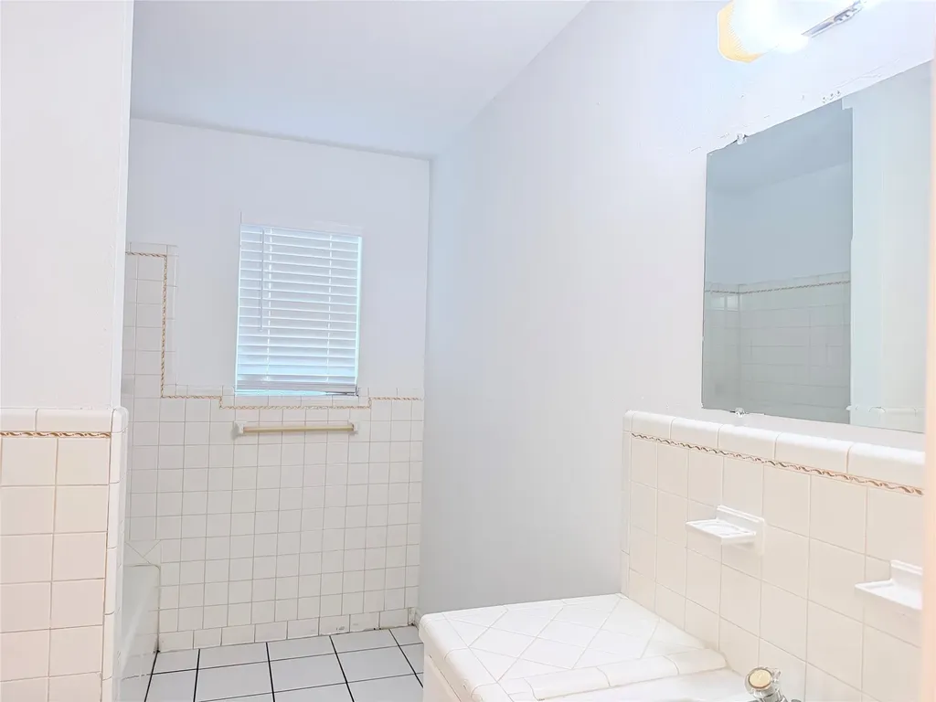 1207 Cherokee Street Arlington TX 76012