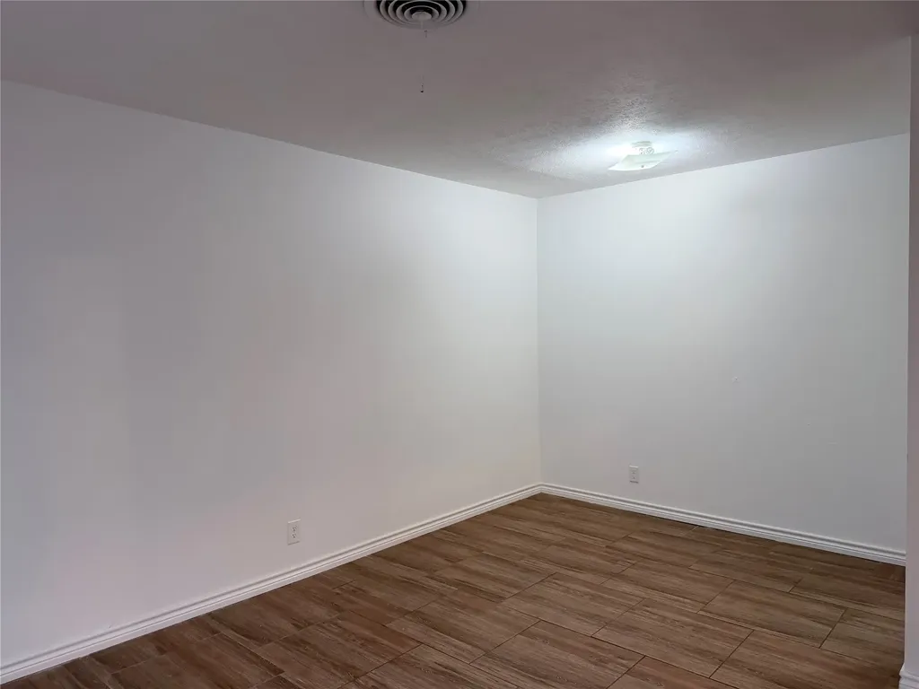 1207 Cherokee Street Arlington TX 76012