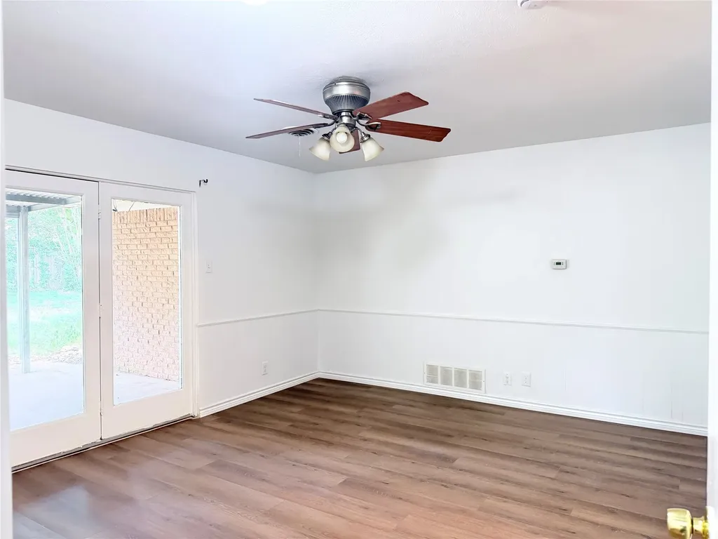 1207 Cherokee Street Arlington TX 76012