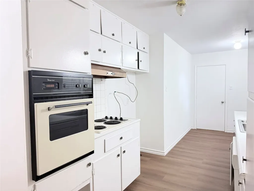 1207 Cherokee Street Arlington TX 76012