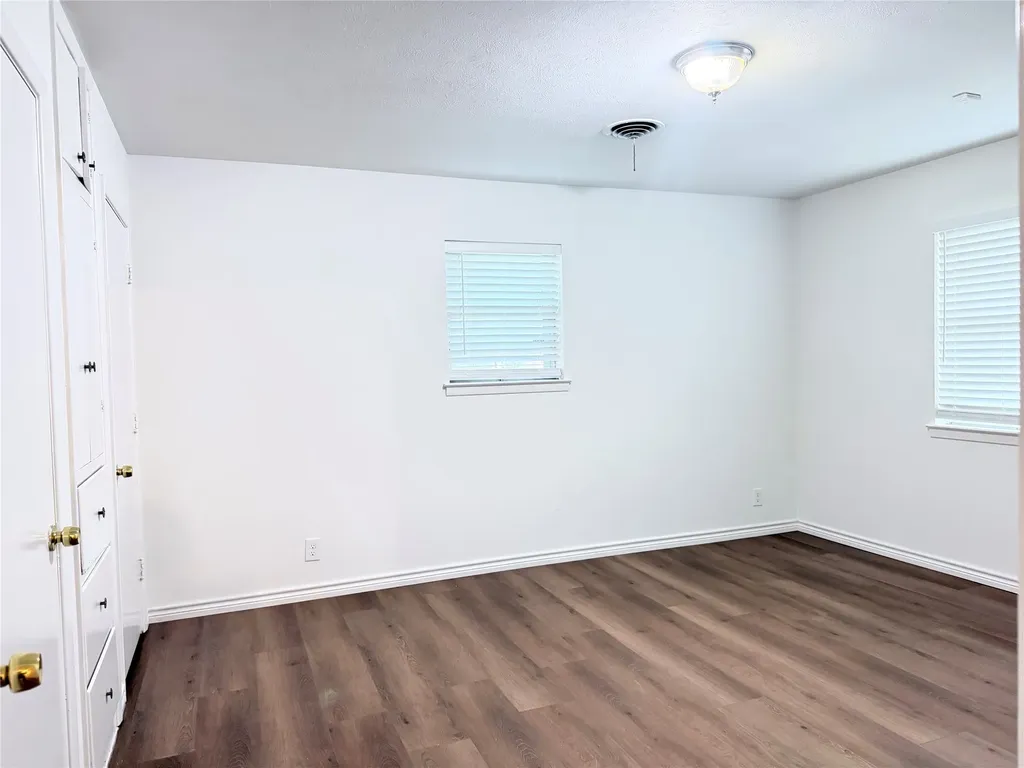 1207 Cherokee Street Arlington TX 76012