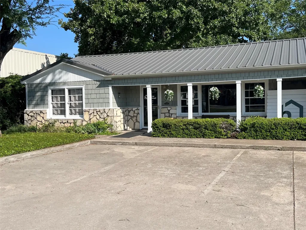 1305 NE Big Bend Trail Glen Rose TX 76043