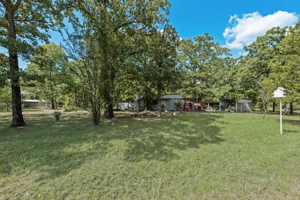 106 Hammer Road Eustace TX 75124