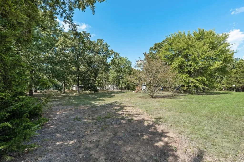 106 Hammer Road Eustace TX 75124