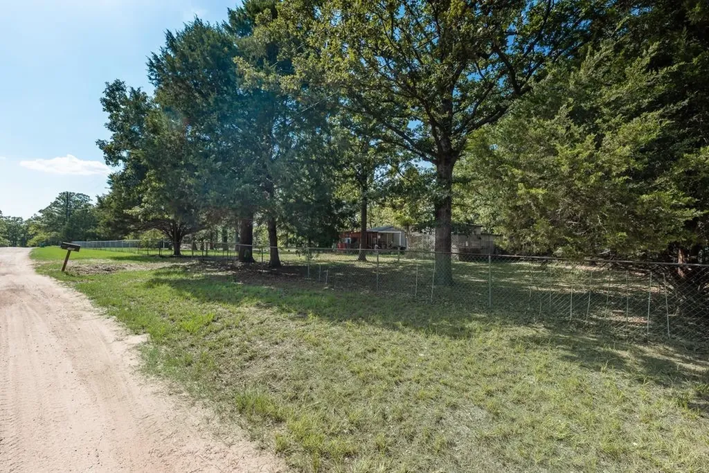 106 Hammer Road Eustace TX 75124