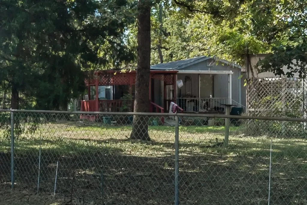 106 Hammer Road Eustace TX 75124