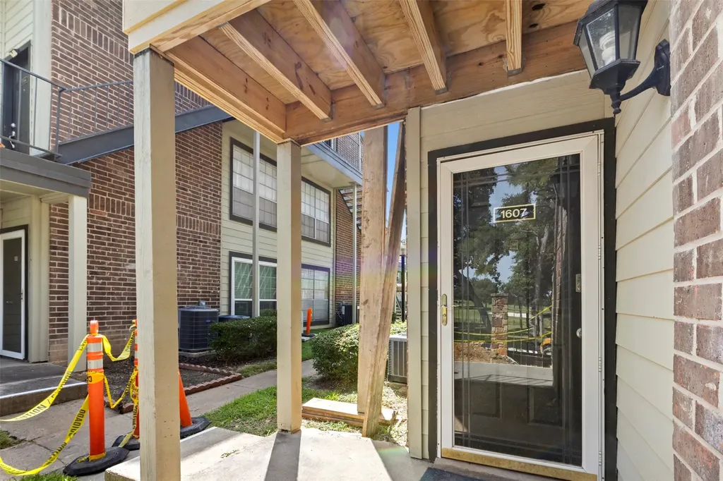 5981 Arapaho Road Dallas TX 75248