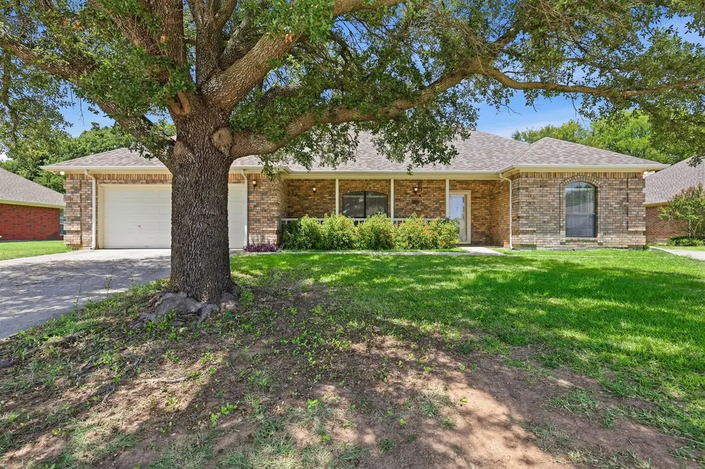 2103 Fair Oaks Drive Bridgeport TX 76426