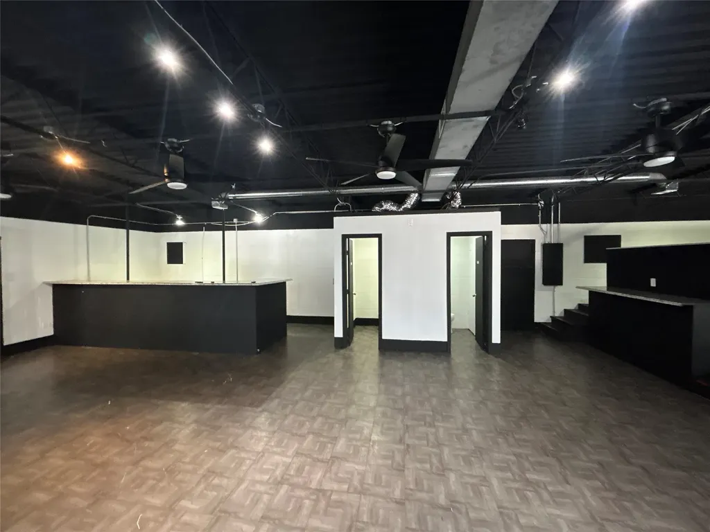 300 S Bowen Road Arlington TX 76013