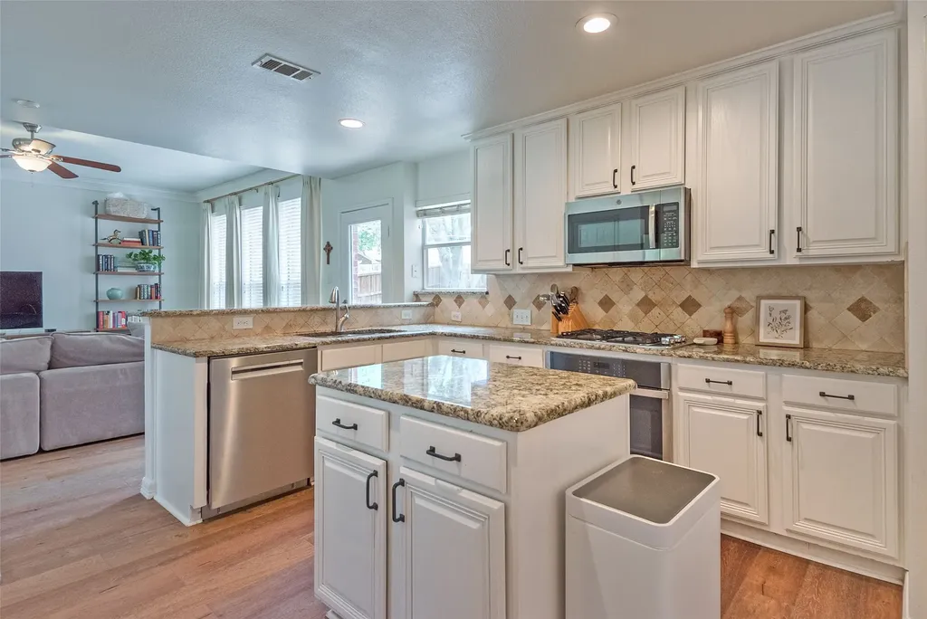 3922 Rolling Oaks Drive Carrollton TX 75007