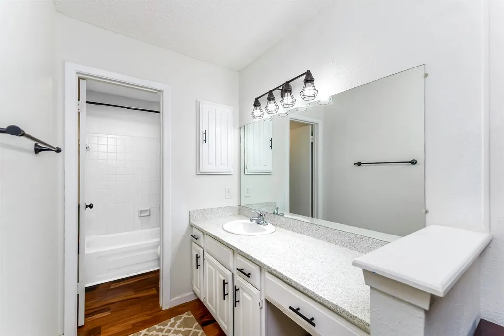 1719 Westview Terrace Arlington TX 76013