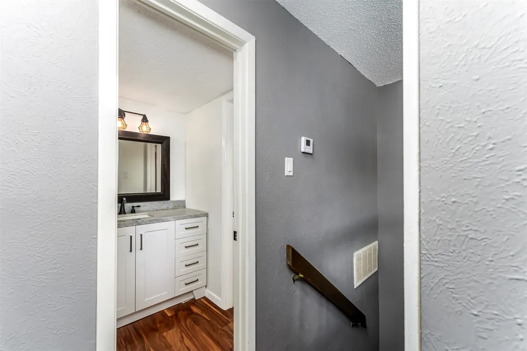 1719 Westview Terrace Arlington TX 76013