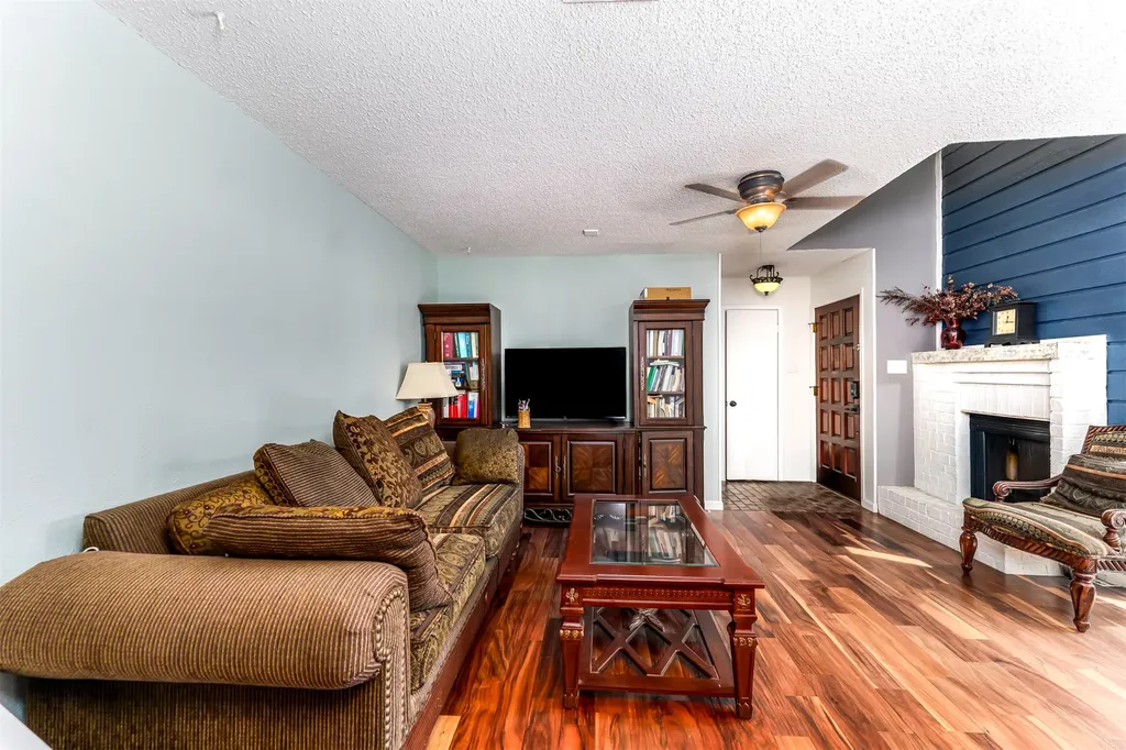 1719 Westview Terrace Arlington TX 76013