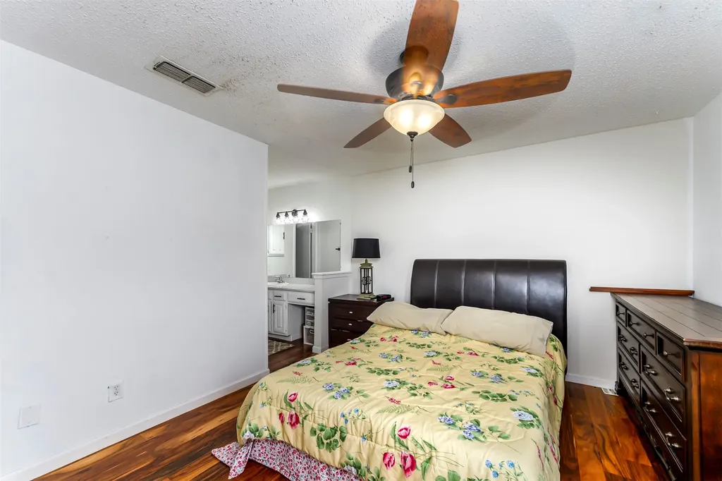 1719 Westview Terrace Arlington TX 76013