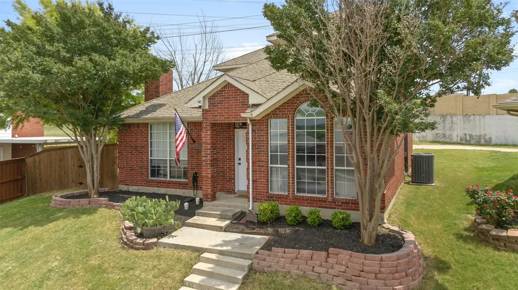 4100 Creekhollow Drive Carrollton TX 75010