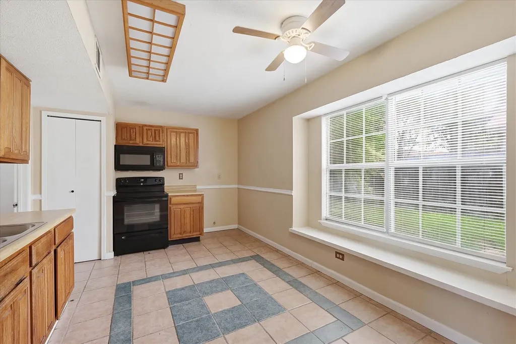 6733 Dandelion Drive Fort Worth TX 76137