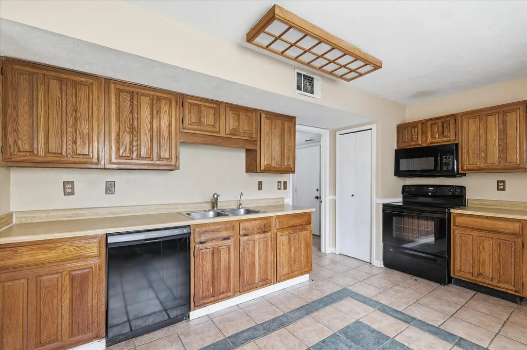 6733 Dandelion Drive Fort Worth TX 76137