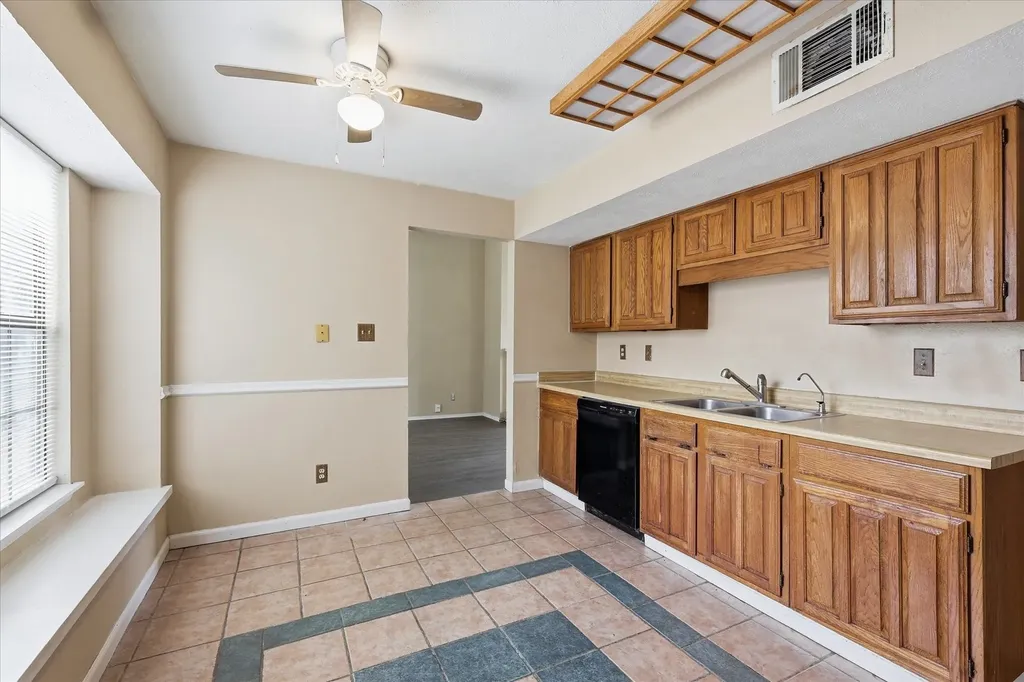 6733 Dandelion Drive Fort Worth TX 76137