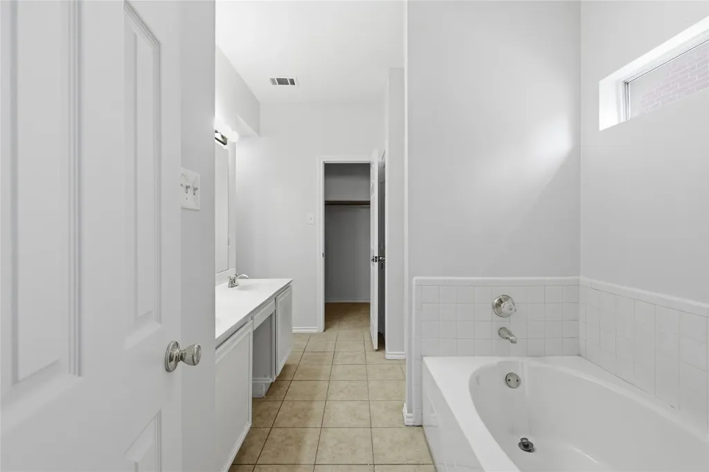 2843 Meadow Way Lane Dallas TX 75228