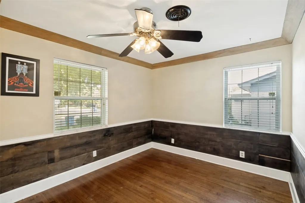 8935 Boundbrook Avenue Dallas TX 75243