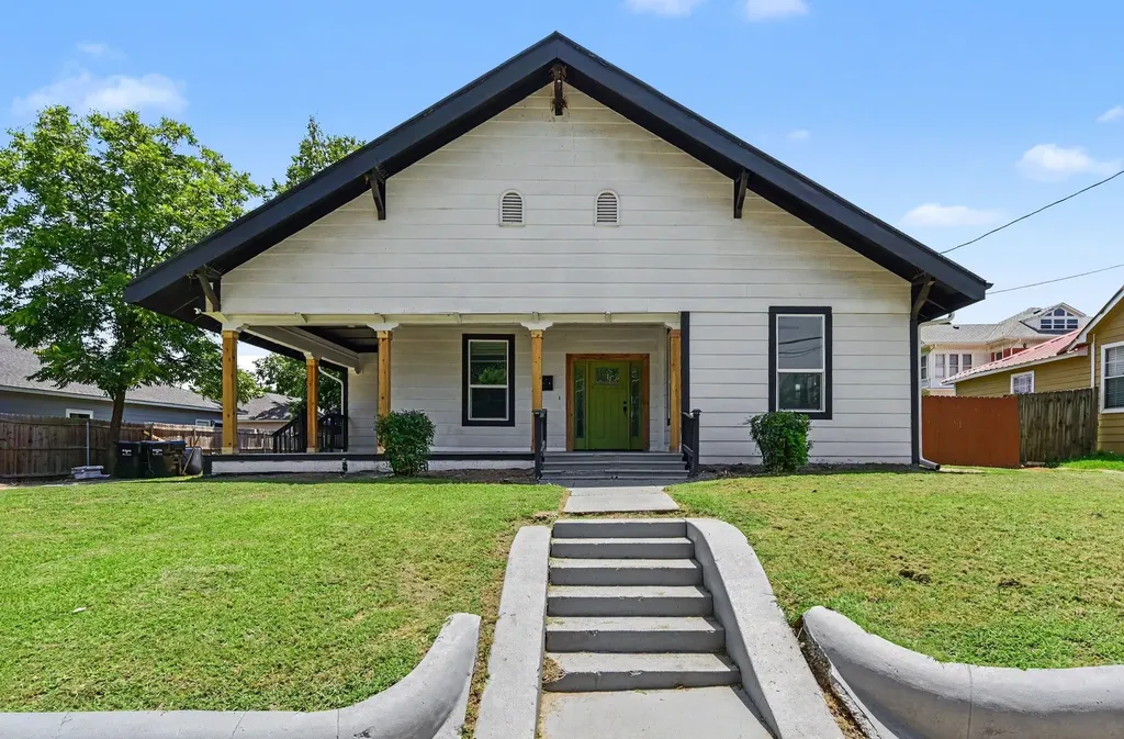 2611 Bourland Street Greenville TX 75401