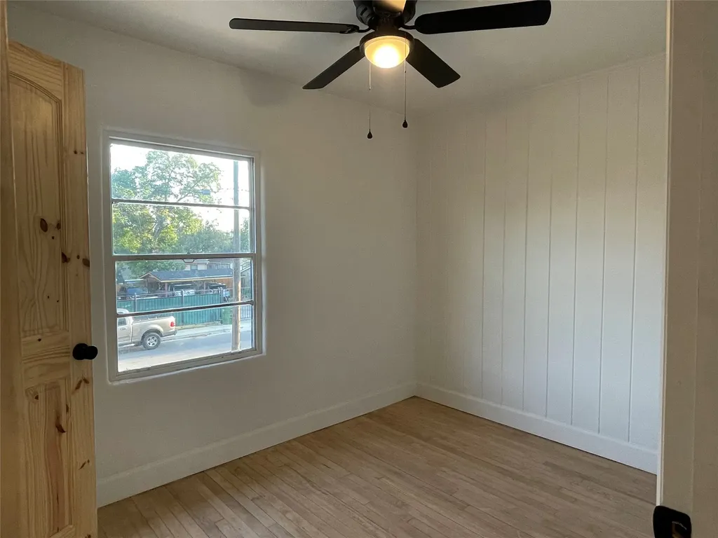 530 Sunnyside Avenue Cockrell Hill TX 75211