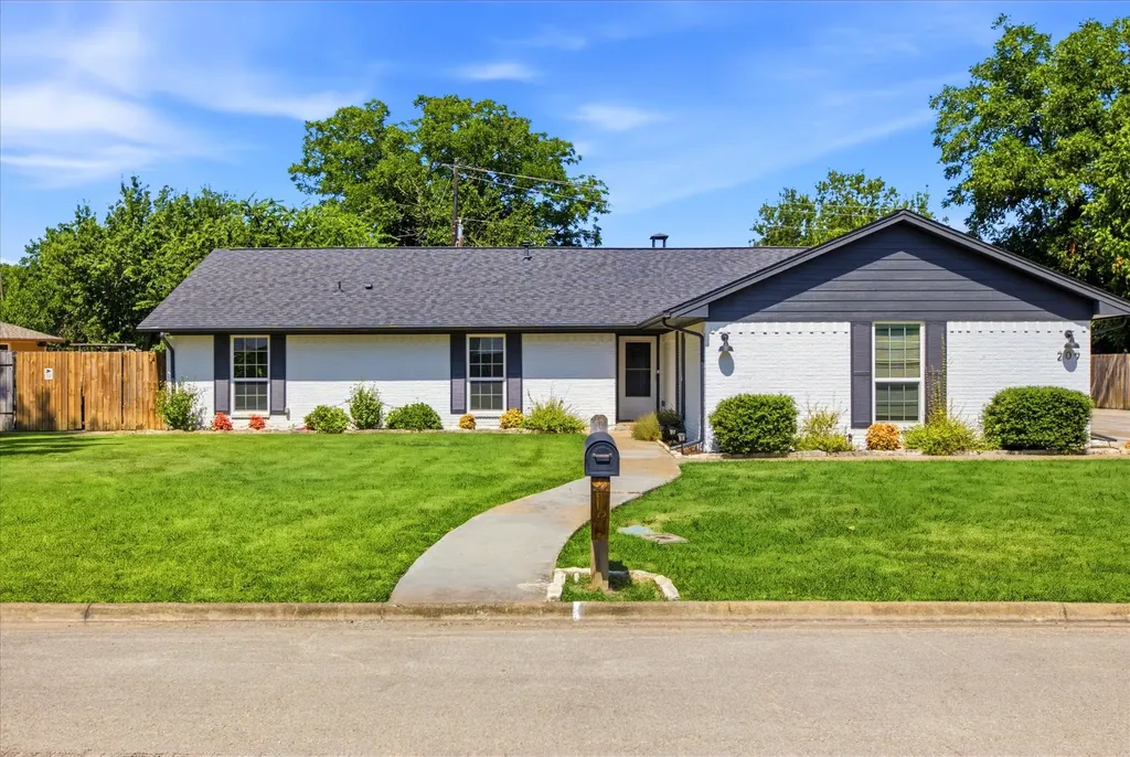 209 Diane Drive Sanger TX 76266