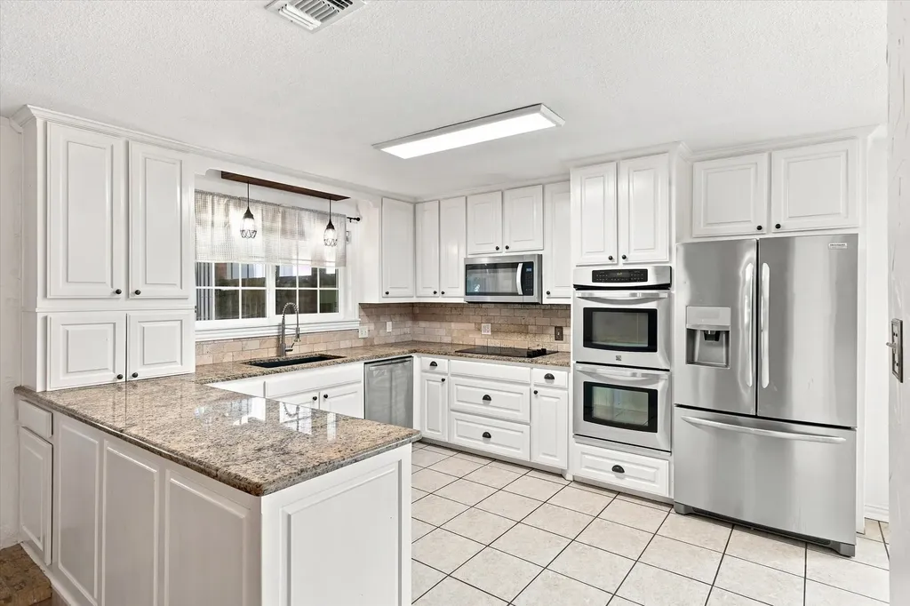 209 Diane Drive Sanger TX 76266