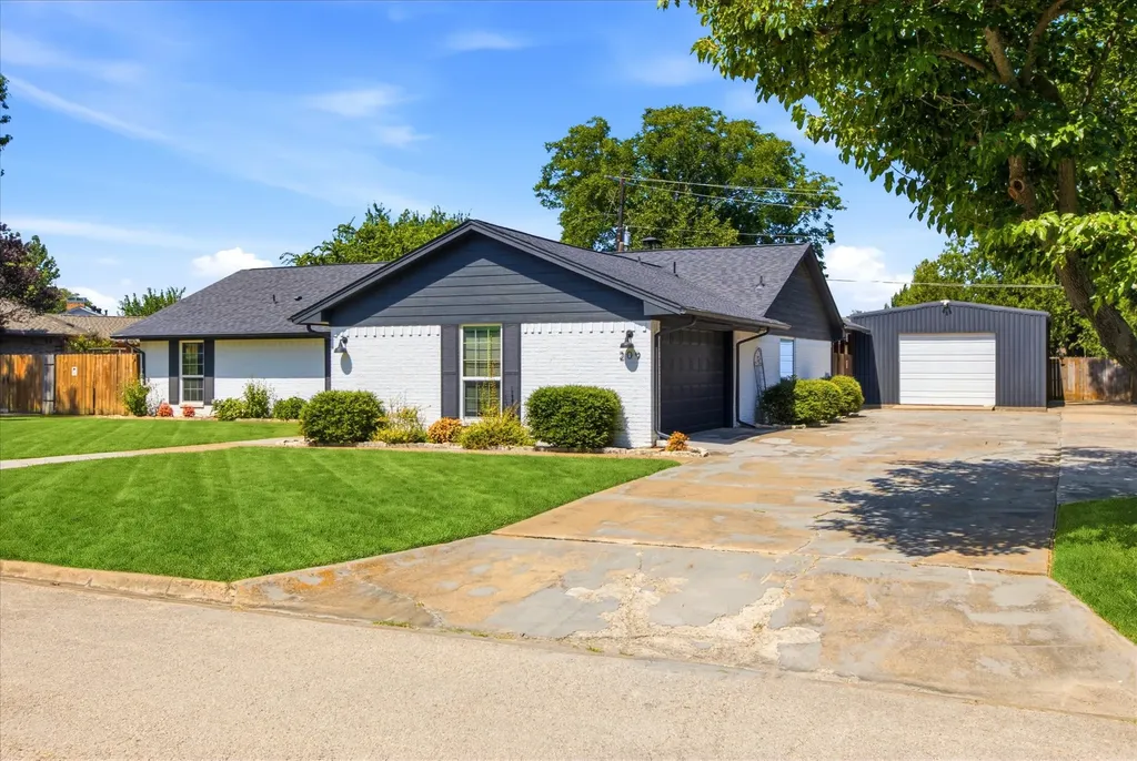 209 Diane Drive Sanger TX 76266
