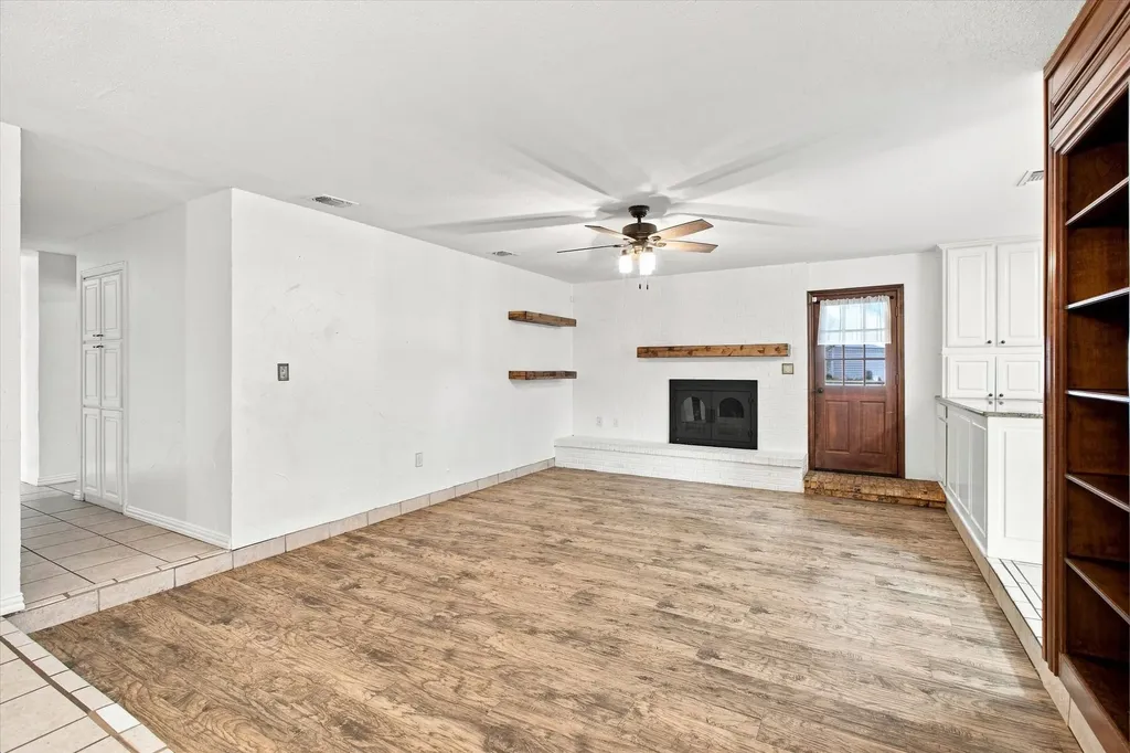 209 Diane Drive Sanger TX 76266