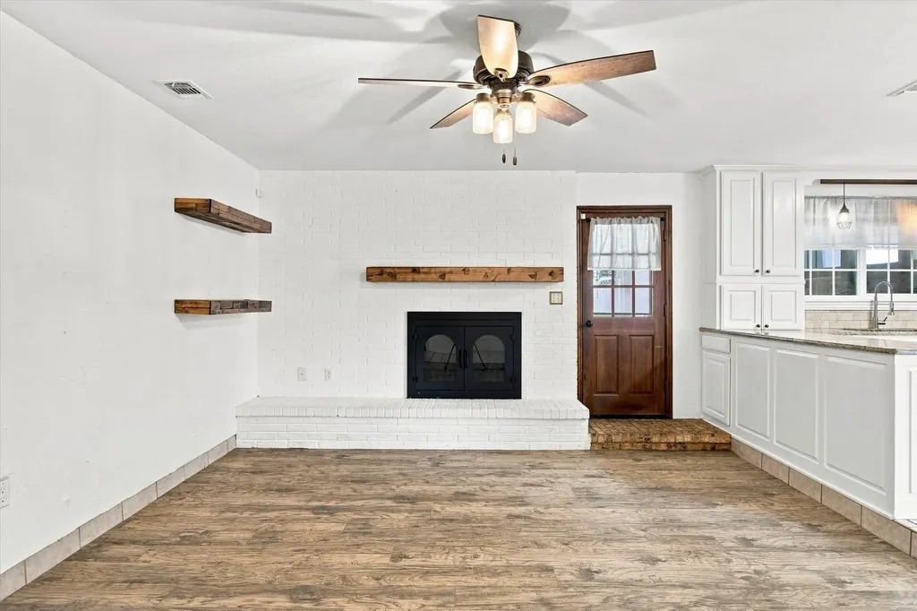 209 Diane Drive Sanger TX 76266