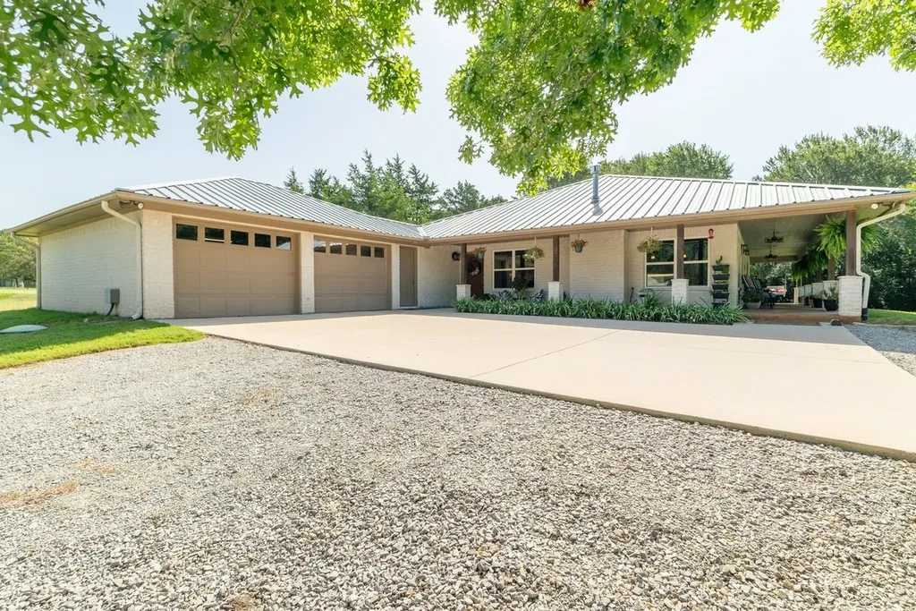 551 County Road 2607 Bonham TX 75418