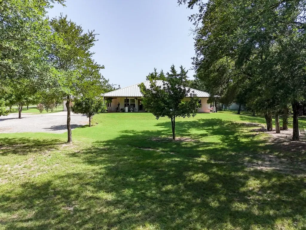 551 County Road 2607 Bonham TX 75418