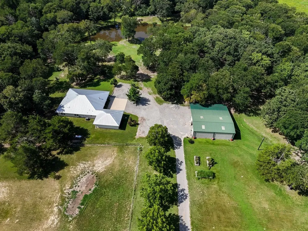 551 County Road 2607 Bonham TX 75418